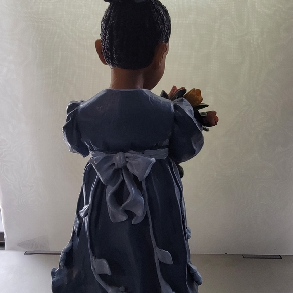 Treasures of the Heart Figurine - Picture 8 of 15